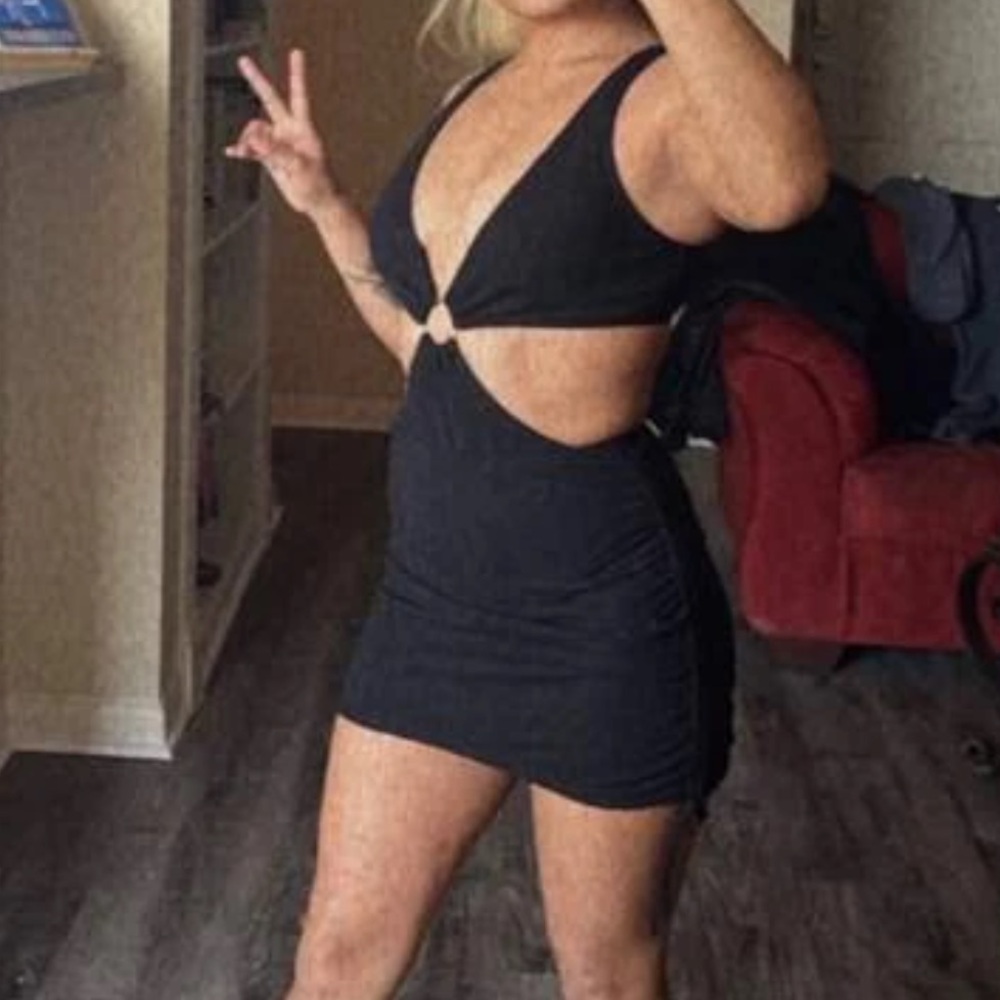 Black swimsuit with skirt coverup